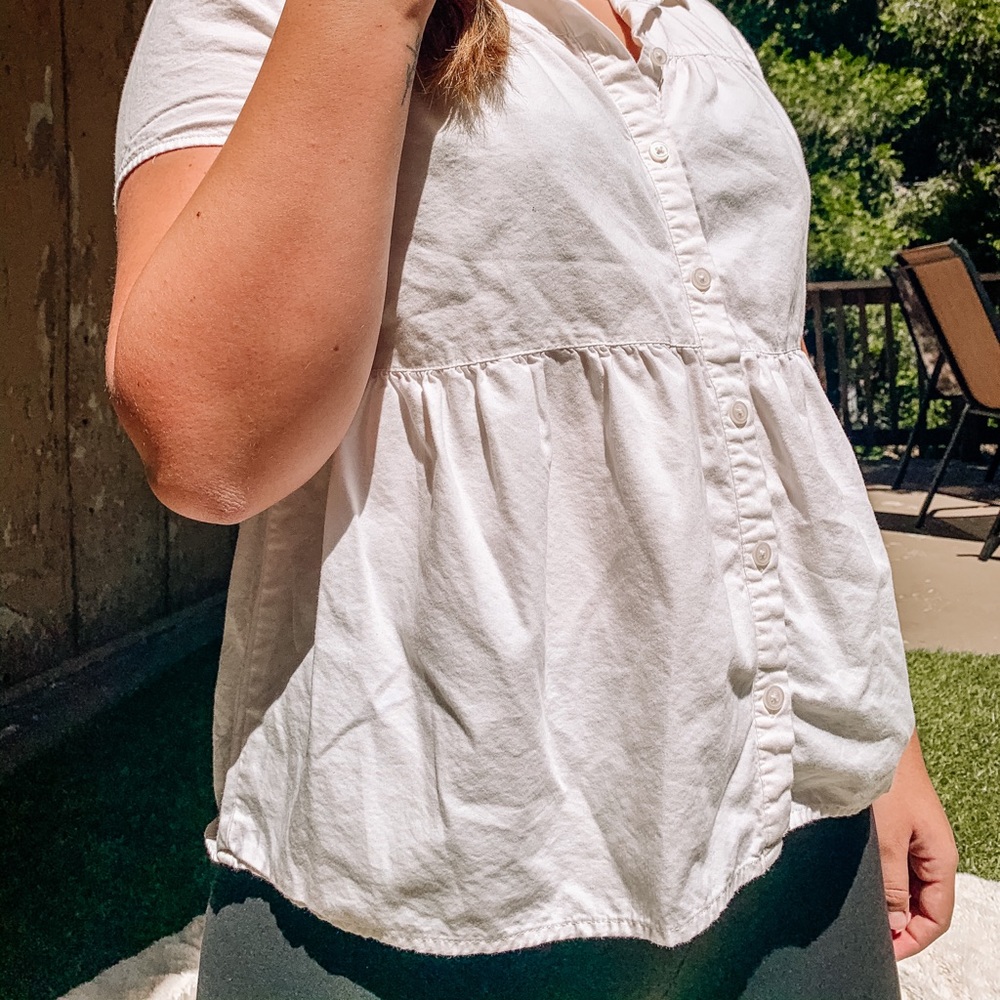 COPY - Time & Tru White Flare Collared Top
